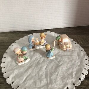 Vtg Precious Moments Holiday Figurines